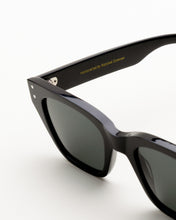 Laden Sie das Bild in den Galerie-Viewer, Memphis Black - Green Solid Lens