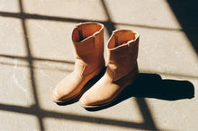 Load image into Gallery viewer, Pecos 8060 - Hawthorne Muleskinner Leather