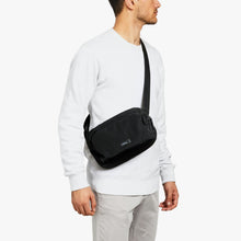 Load image into Gallery viewer, Transit Sling 5L - Black