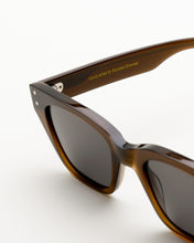 Laden Sie das Bild in den Galerie-Viewer, Memphis Chocolate - Grey Solid Lens