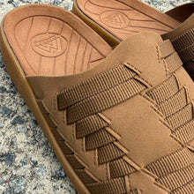 Cargar imagen en el visor de la galería, Thunderbird - Coyote / Tan Vegan Suede