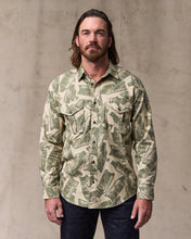 Load image into Gallery viewer, Lightweight Alaskan Guide Shirt - Khaki / Boat Print