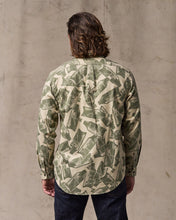 Load image into Gallery viewer, Lightweight Alaskan Guide Shirt - Khaki / Boat Print