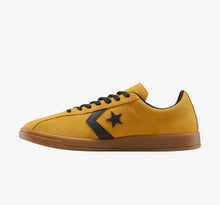 Load image into Gallery viewer, Classic Trainer Suede - Yellow / Black Gum
