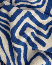 Load image into Gallery viewer, OAS Eldovado Towel - in use

