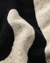 Load image into Gallery viewer, OAS Loefy Towel - in use
