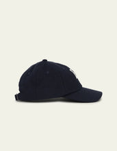 Cargar imagen en el visor de la galería, Les Deux Felt Logo Dad Cap - Dark Navy
