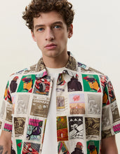 Laden Sie das Bild in den Galerie-Viewer, Les Deux Stamp AOP SS Shirt - Multicolor
