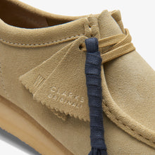 Load image into Gallery viewer, Clarks Originals Wallabee Maple Suede - detail
