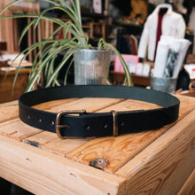 Laden Sie das Bild in den Galerie-Viewer, Fontenelle Supply Co camp belt detail
