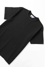 Laden Sie das Bild in den Galerie-Viewer, Power Goods Archive T-Shirt Black
