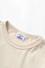 Laden Sie das Bild in den Galerie-Viewer, Power Goods Archive T-Shirt Putty - detail
