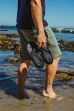 Cargar imagen en el visor de la galería, Surfrider - Black
