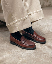Cargar imagen en el visor de la galería, Kleman Escale loafer in bordeaux, rear view
