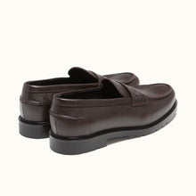 Cargar imagen en el visor de la galería, Kleman Escale loafer in bordeaux, lugged rubber sole
