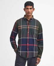 Laden Sie das Bild in den Galerie-Viewer, Barbour Dunoon Tartan Tailored Shirt - Classic Tartan
