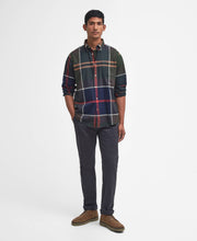 Laden Sie das Bild in den Galerie-Viewer, Barbour Dunoon Tartan Tailored Shirt - Classic Tartan
