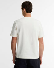 Laden Sie das Bild in den Galerie-Viewer, Barbour Wadsworth Relaxed Graphic T-Shirt - Whisper White

