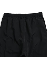 Load image into Gallery viewer, Non Down w Pocket Mountain Shorts- Black
