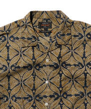 Load image into Gallery viewer, Open Collar Shirt - Block Print

