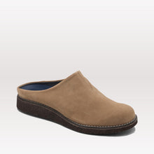Load image into Gallery viewer, 2692 Aerocork Clog Shoe - Sand
