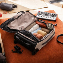 Load image into Gallery viewer, Lite Carry On - Black

