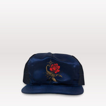 Laden Sie das Bild in den Galerie-Viewer, Scorpio Trucker - Snapback

