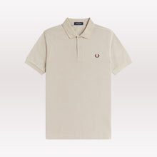 Load image into Gallery viewer, Fred Perry Tennis Shirt M6000 - Warm Oat / Burnt Tobacco
