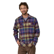Load image into Gallery viewer, Midweight Organic Fjord Flannel Shirt - Sun Rays : Obsidian Plum
