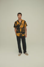 Load and play video in Gallery viewer, Cuba Linen Shirt - Krispy Night
