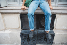 Laden Sie das Bild in den Galerie-Viewer, Malibu Sandals Thunderbird Black Vegan Leather
