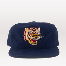 Load image into Gallery viewer, Tiger III Snapback - Navy
