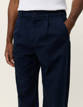 Load image into Gallery viewer, Romeo Pleated Chino Pants - Navy

