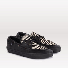 Load image into Gallery viewer, 2 Eyelet Boat Shoe- Pony Hair Black
