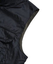 Load image into Gallery viewer, Non Down Mountain Reversible w-Zip Vest - Black / Dark Olive
