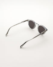 Laden Sie das Bild in den Galerie-Viewer, Forest Grey - Grey Solid Lens
