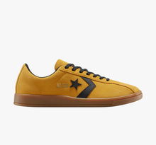 Load image into Gallery viewer, Classic Trainer Suede - Yellow
