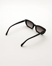 Load image into Gallery viewer, Nova Black - Grey Gradient Lens
