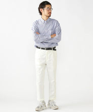 Load image into Gallery viewer, Pleated Chino Trousers - White

