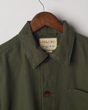 Load image into Gallery viewer, 3001 Buttoned Overshirt - Vine Green
